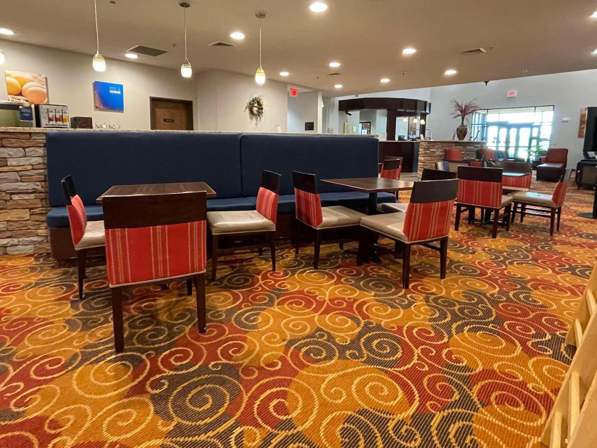 Comfort Suites Altoona Exteriör bild