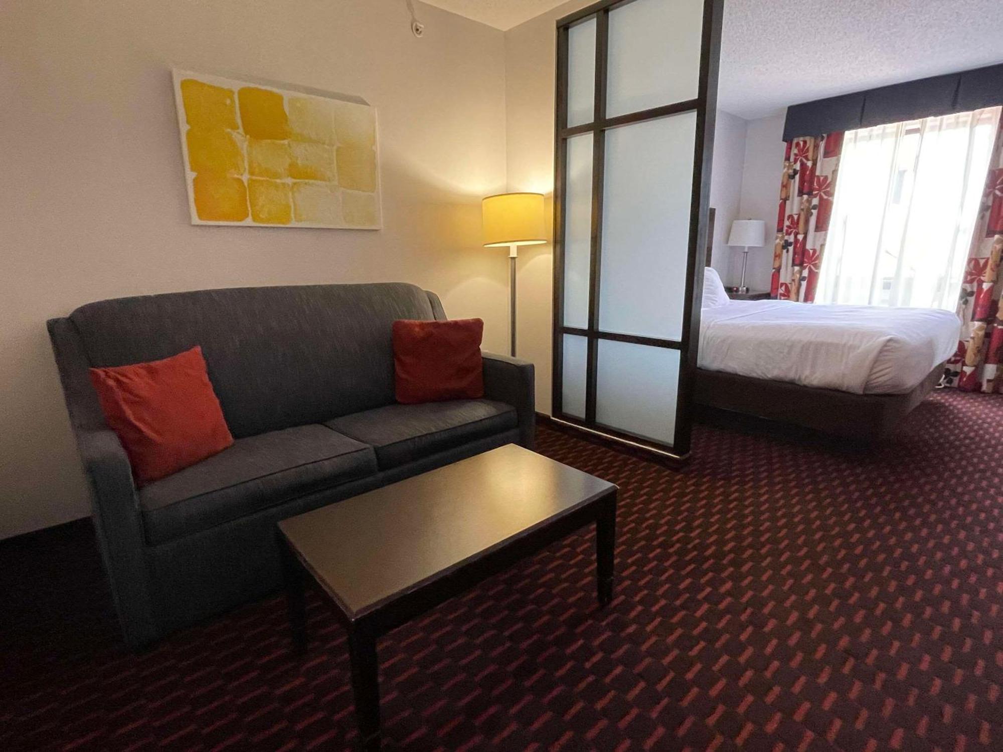 Comfort Suites Altoona Exteriör bild
