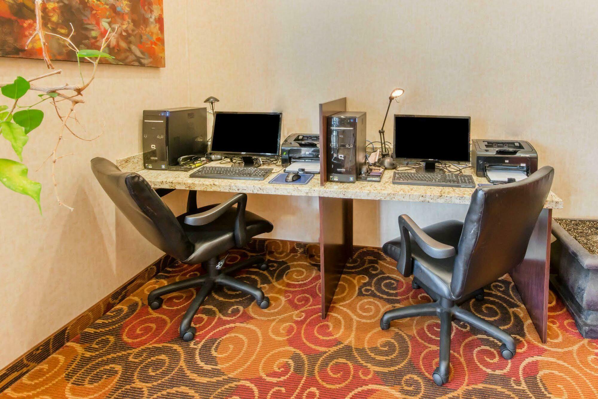 Comfort Suites Altoona Exteriör bild